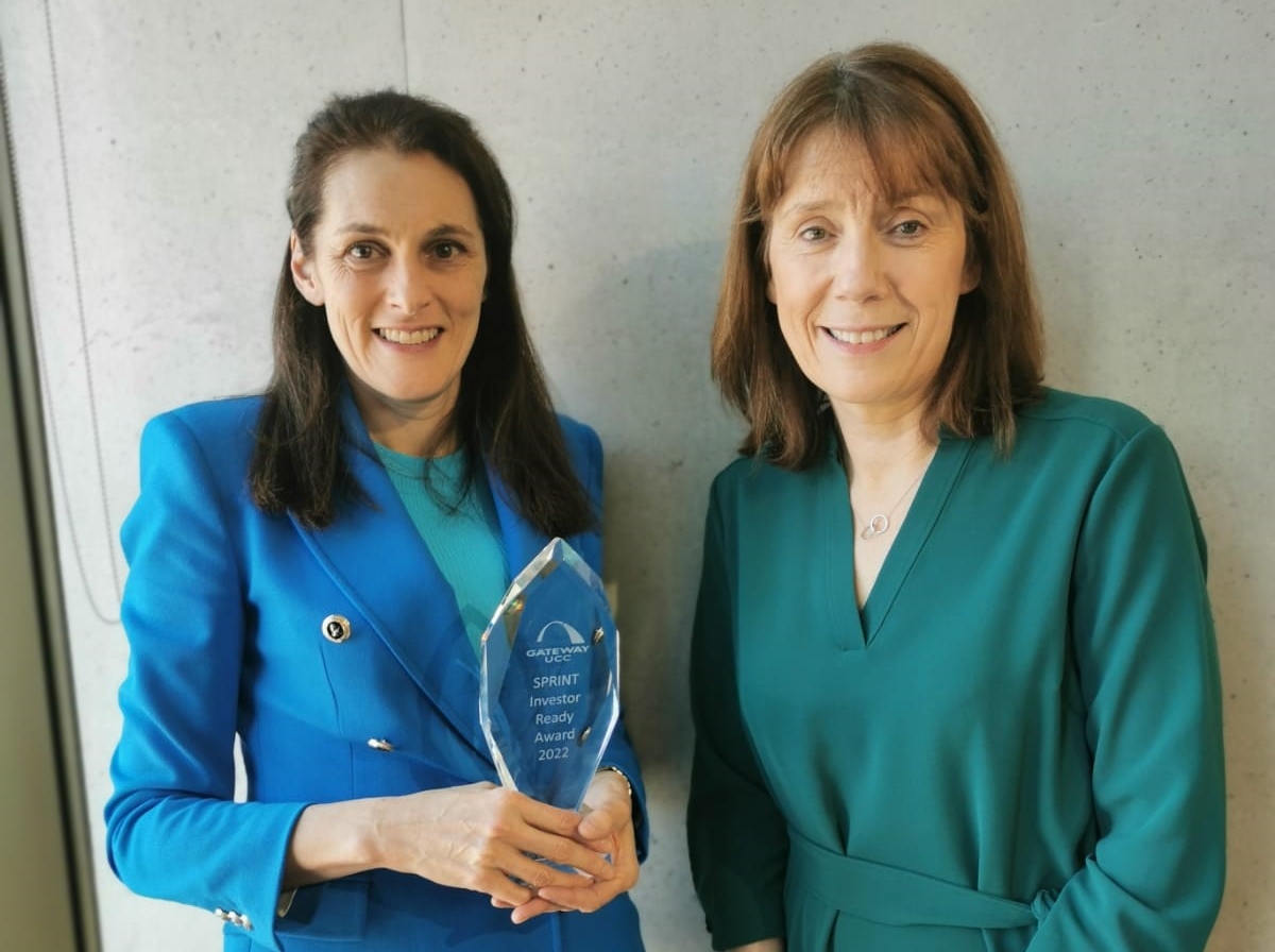 Professor Deirdre Murray and Professor Geraldine Boylan receiving a GatewayUCC Sprint Award